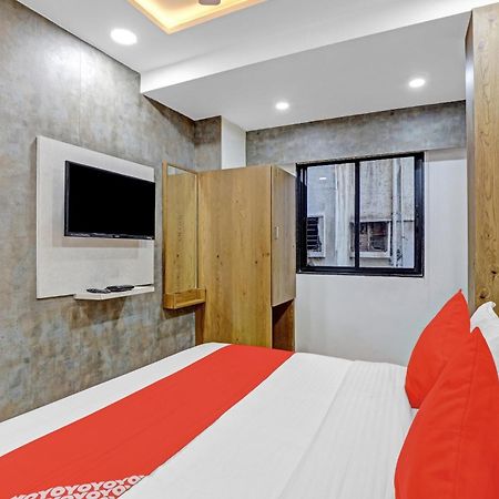 Hotel O R S Palace Ahmedabad Buitenkant foto